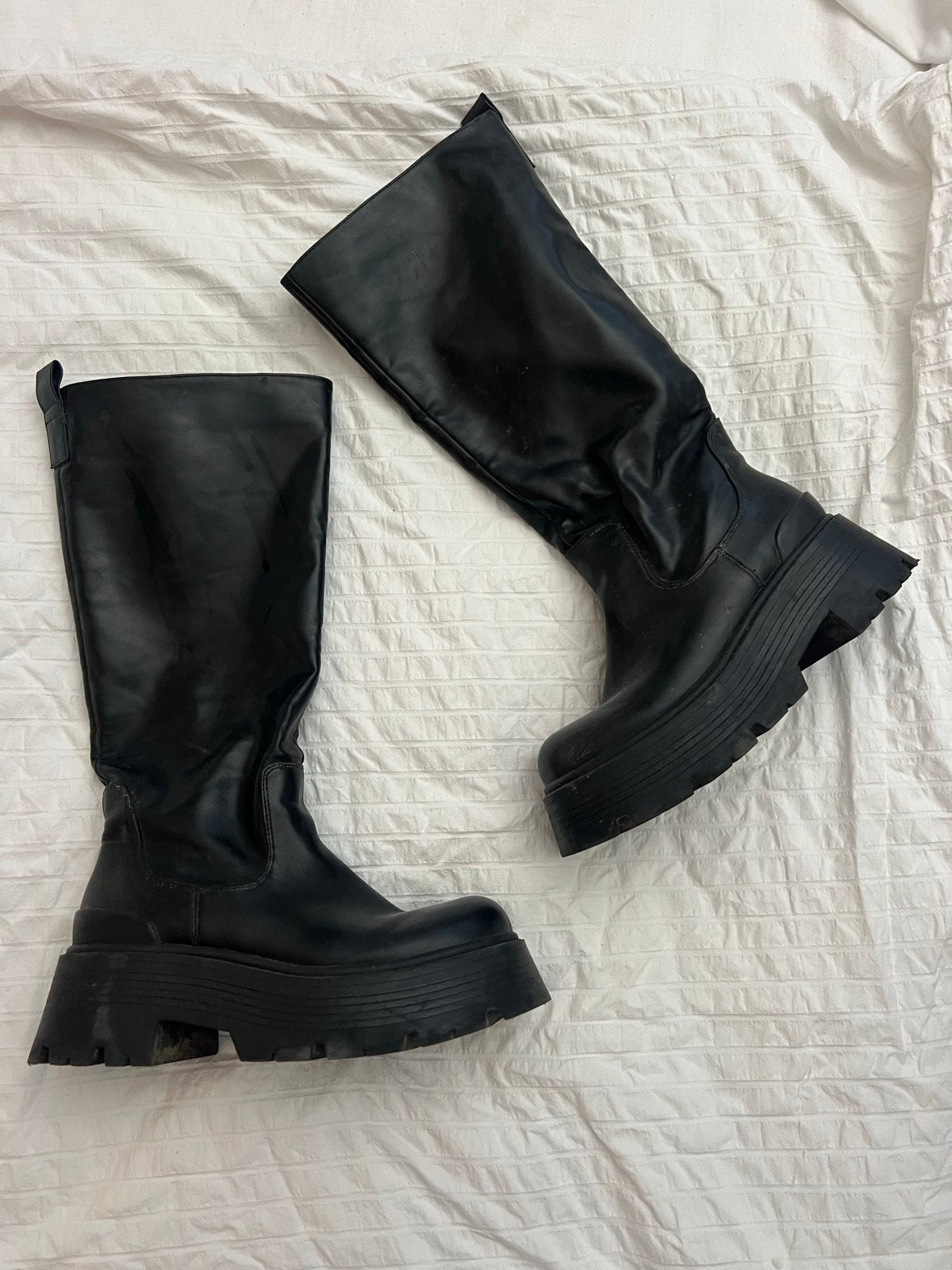 Stoere zwarte boots met dikke zool, Ophalen of Verzenden, Gedragen, Zwart, Lage of Enkellaarzen