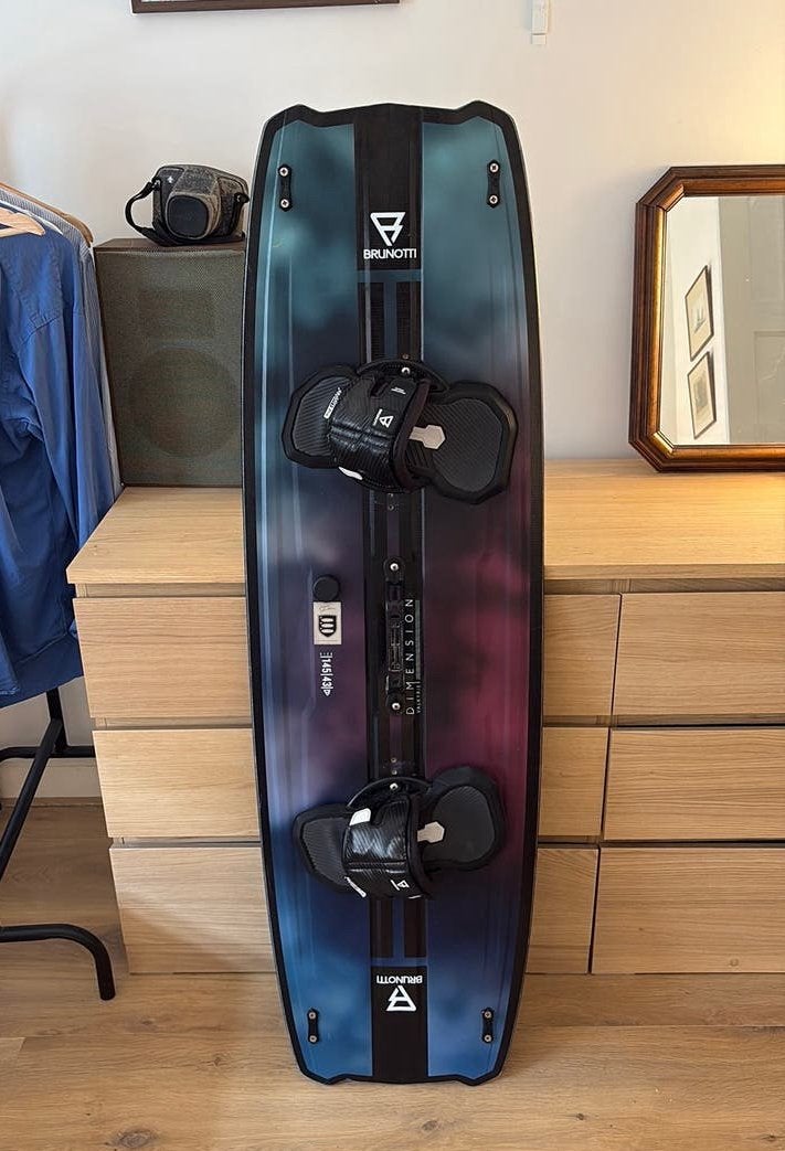 Brunotti Dimension Kitesurfboard 145 cm - Zo goed als nieuw, Ophalen, Zo goed als nieuw, Overige typen