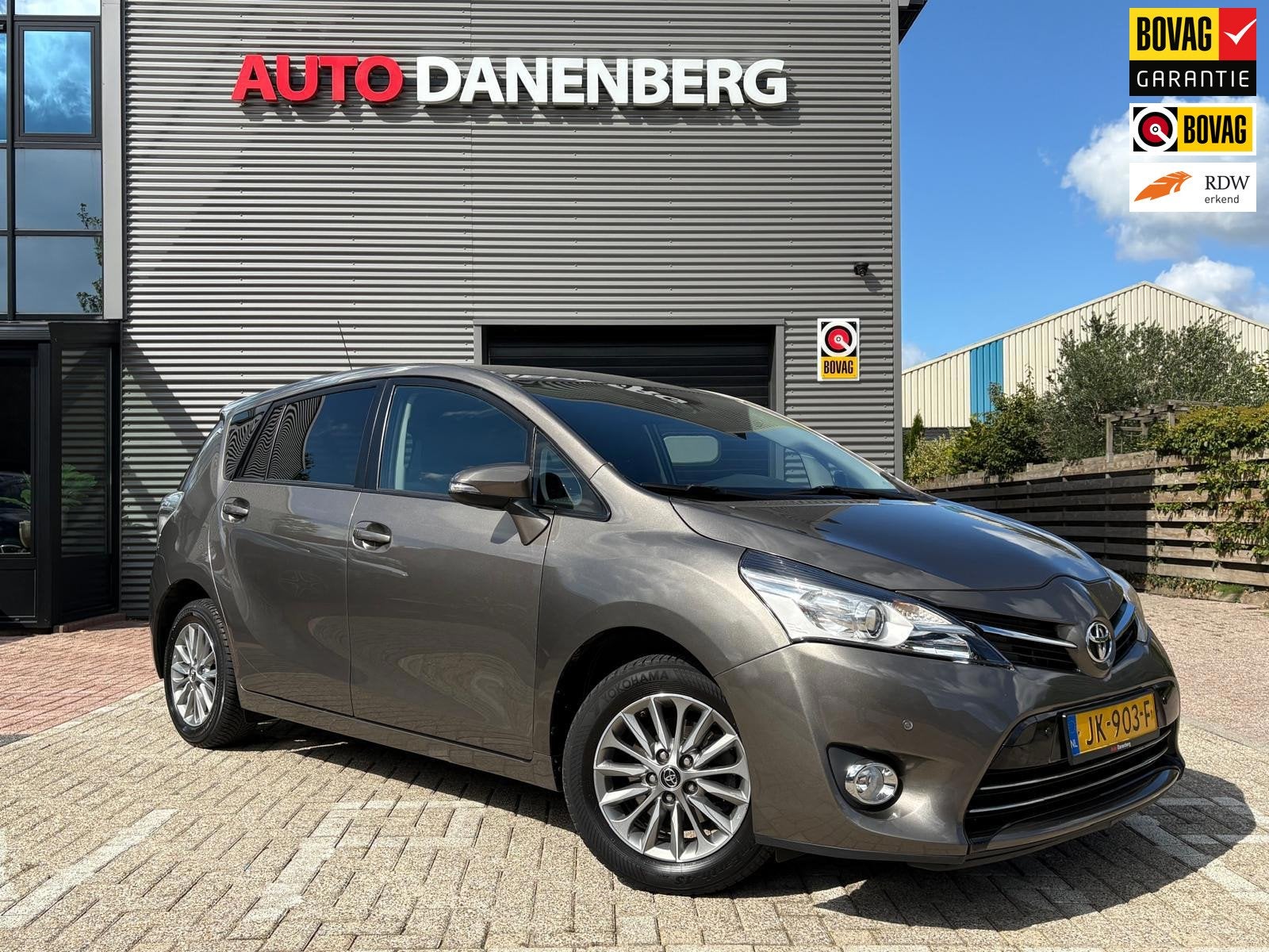 Toyota Verso 1.6 VVT-i Aspiration NIEUWE APK WEINIG KM, Auto's, Voorwielaandrijving, Dealer onderhouden, Euro 6, 4 cilinders