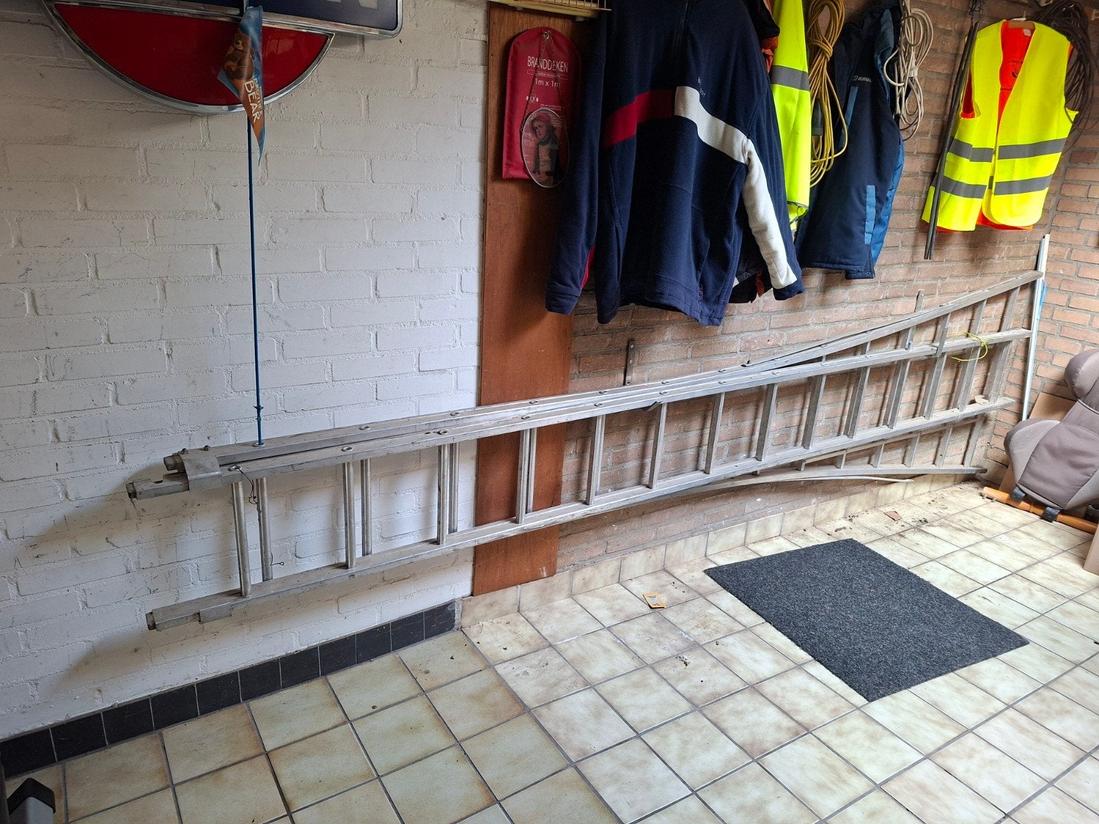 Stevige aluminium ladder - 2 x 14 treden, Doe-het-zelf en Verbouw, Ophalen, Gebruikt, Ladder, Opvouwbaar of Inschuifbaar