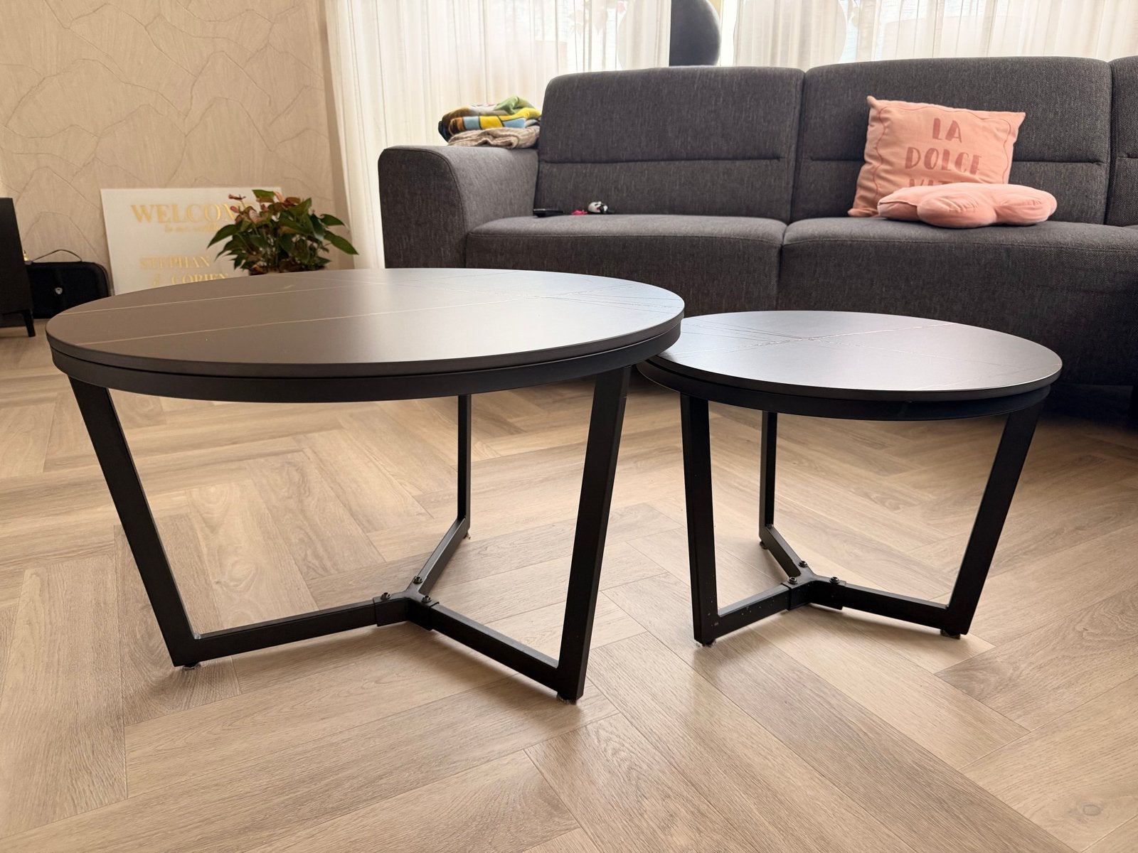 Set van 2 ronde salontafels - marmerlook zwart/goud, Huis en Inrichting, Ophalen, Rond, 50 tot 100 cm, Zo goed als nieuw
