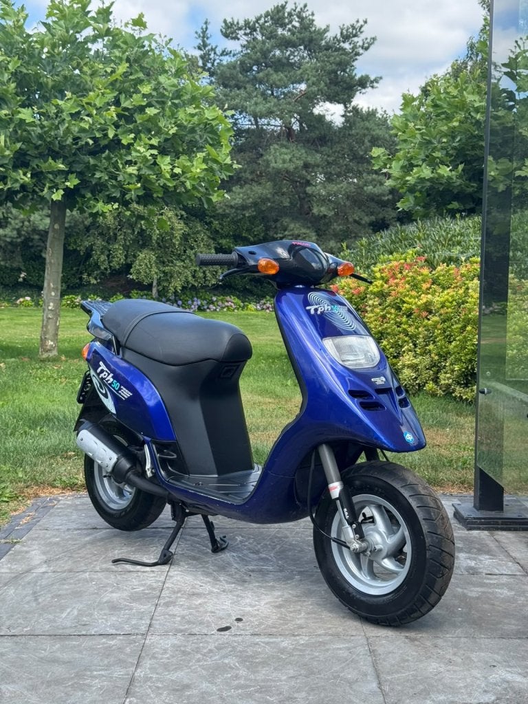 ⭐️Piaggio Typhoon 50cc 2 takt donker blauw in nette staat⭐️