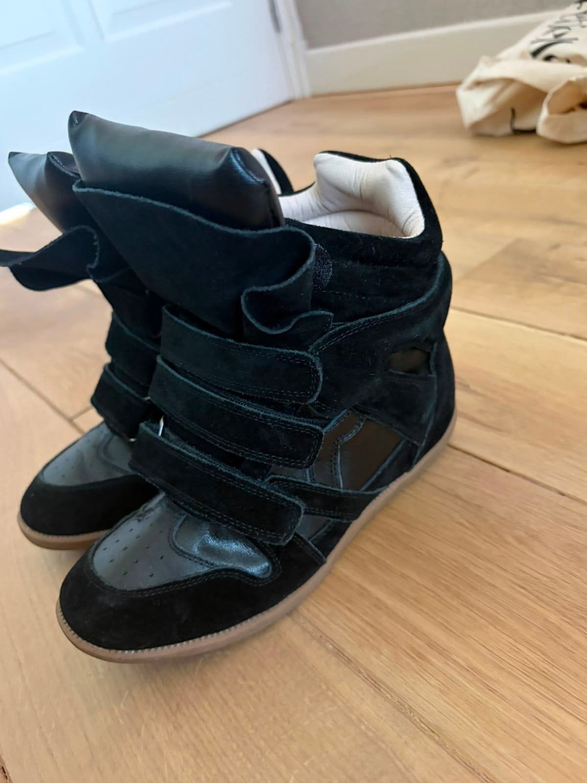 Isabel Marant zwarte dames schoenen met hak maat 38, Kleding | Dames, Zwart, Ophalen of Verzenden, Sneakers of Gympen, Zo goed als nieuw