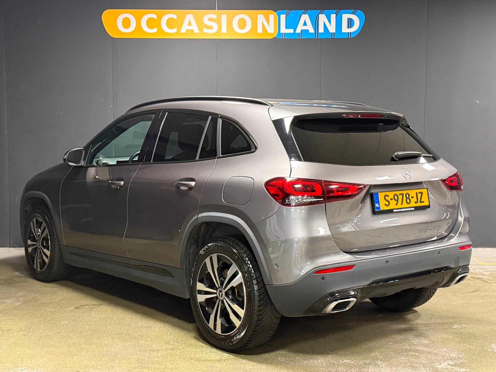 Mercedes-Benz GLA-klasse 180 Progressive|LED|STOELV|CAMERA|C, Auto's, Automatische klimaatregeling, Gebruikt, 4 cilinders, Leder en Stof