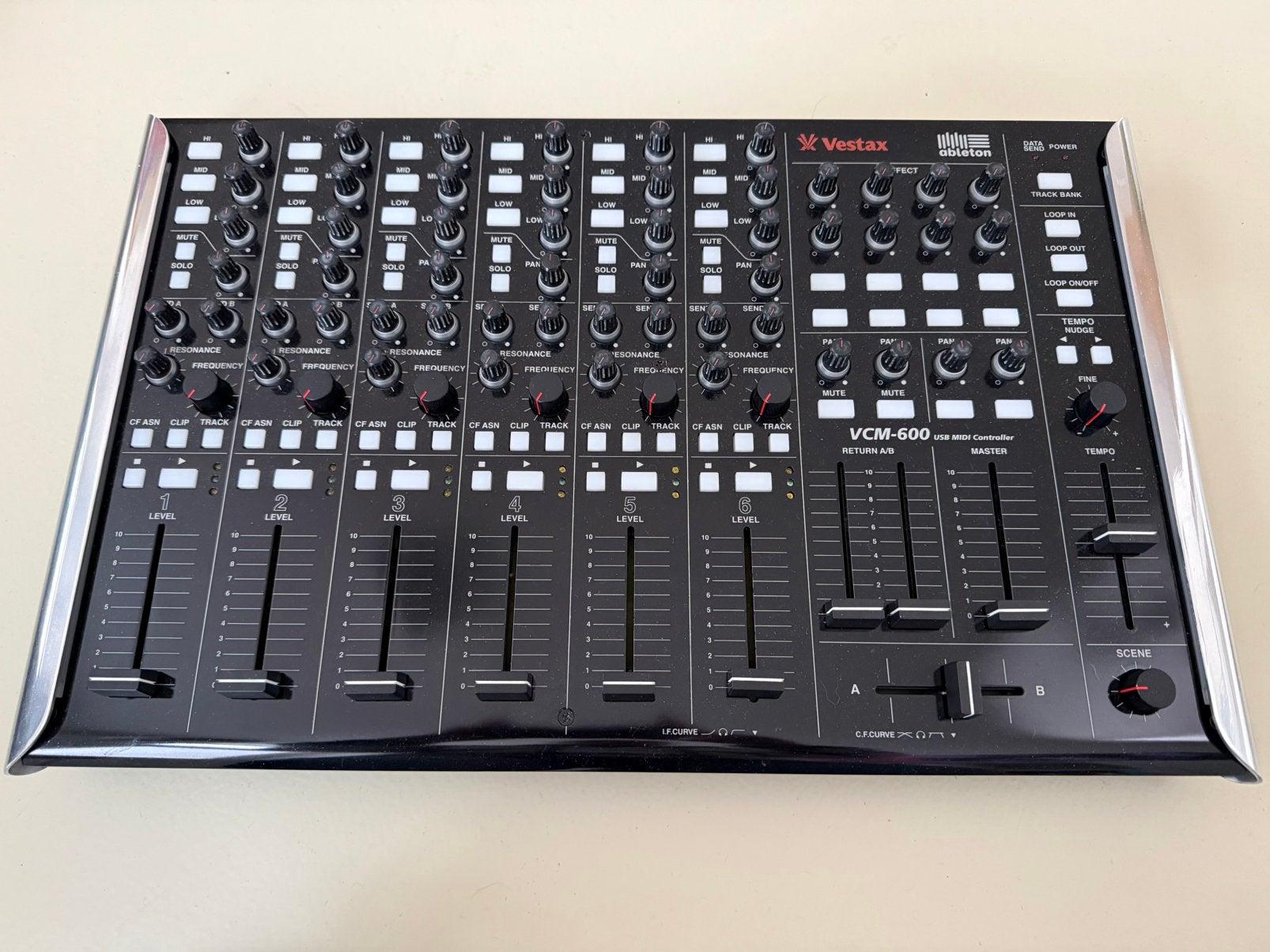 Vestax VCM 600, Ophalen of Verzenden, Zo goed als nieuw, 5 tot 10 kanalen