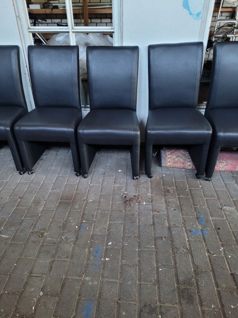6 stoelen op wielen zwart, Ophalen, Kunststof, Gebruikt, Zwart