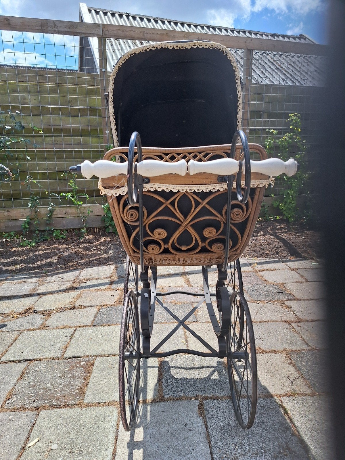 prachtige hele oude kinderwagen, Antiek en Kunst, Ophalen