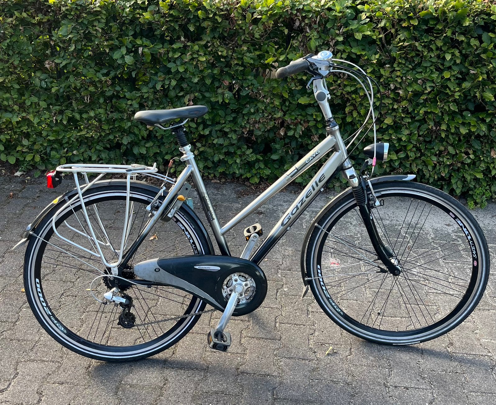 Gazelle damesfiets 24versnel. 28” met veel nieuwe onderdelen, Fietsen en Brommers, Fietsen | Dames | Damesfietsen, Ophalen, Velgrem
