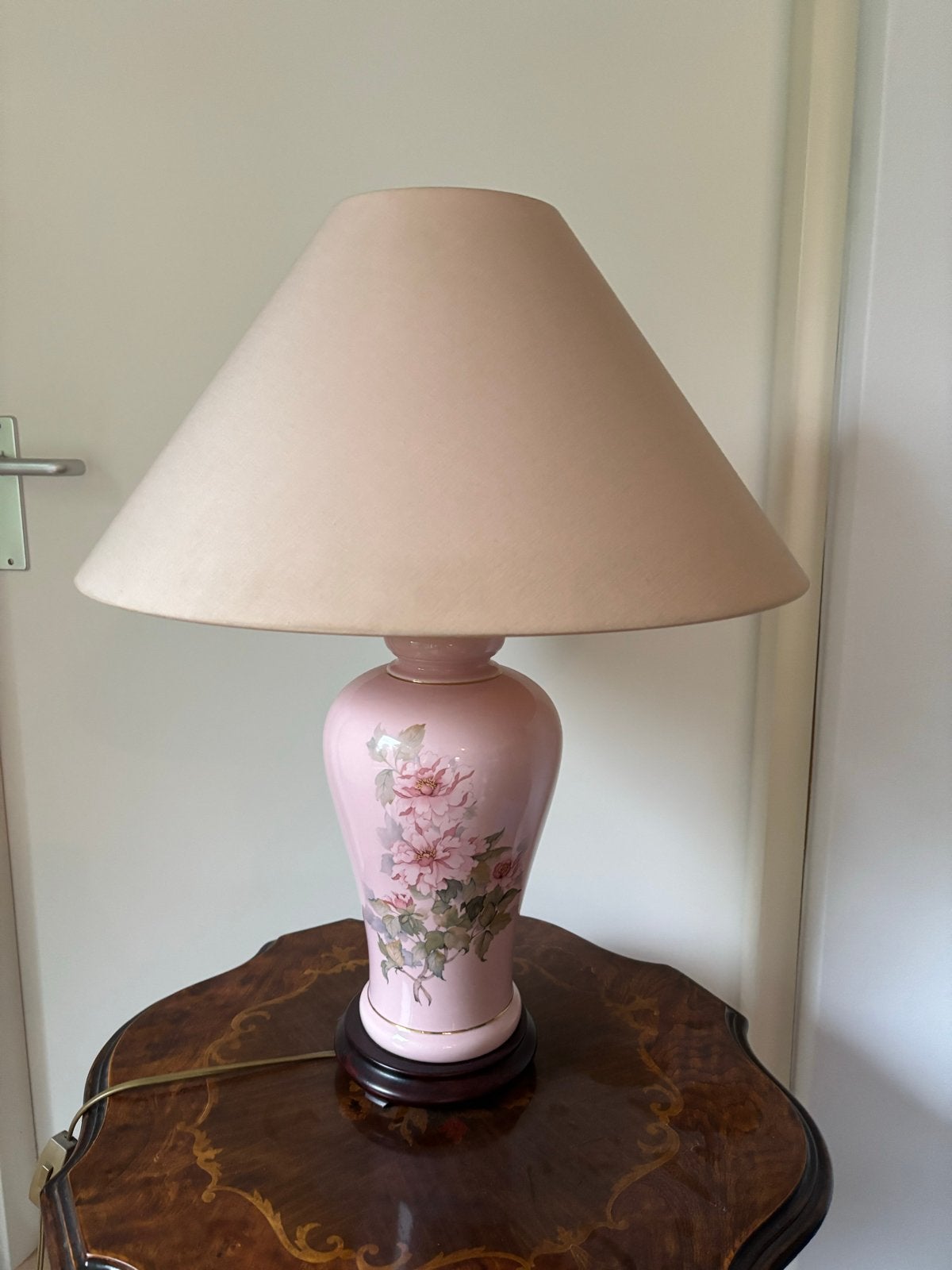 Roze tafellamp met bloemmotief en stoffen kap, Ophalen