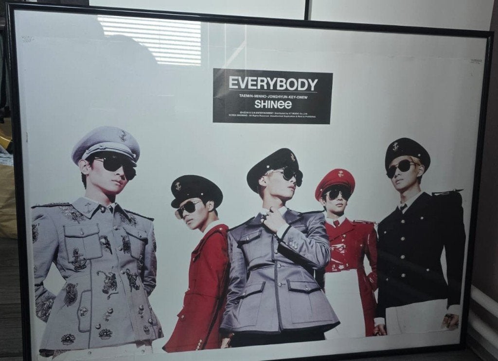 K-Pop SHINee Poster "Everybody" 2013 – Incl. zwarte lijst, Ophalen, Poster, Artwork of Schilderij
