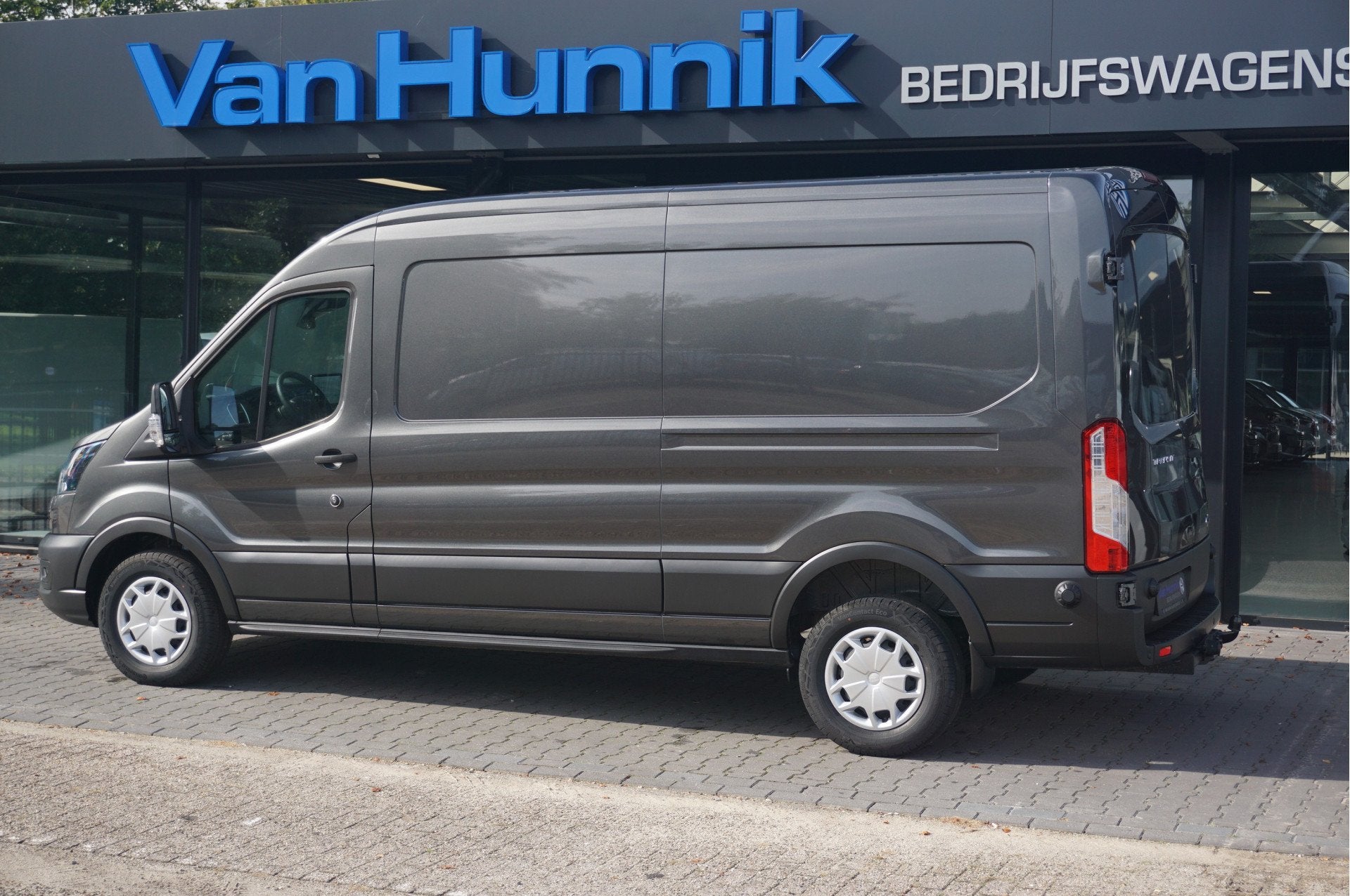 Ford Transit 350L 130PK L3H2 Trend BPM VRIJ! Clima, 12" Sync, Voorwielaandrijving, Euro 6, 4 cilinders, 2500 kg