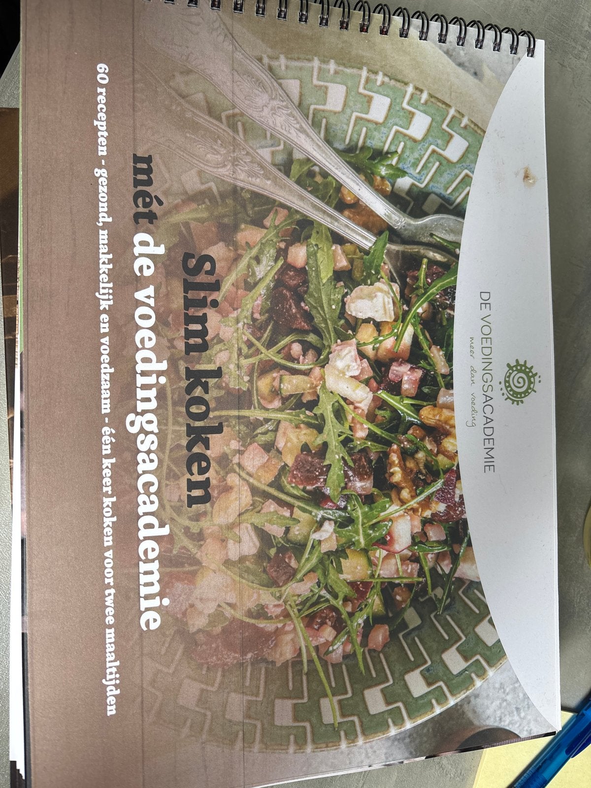 Slim Koken met de Voedingsacademie - Gezond Kookboek, Boeken, Hoofdgerechten, Ophalen of Verzenden, Zo goed als nieuw, Gezond koken