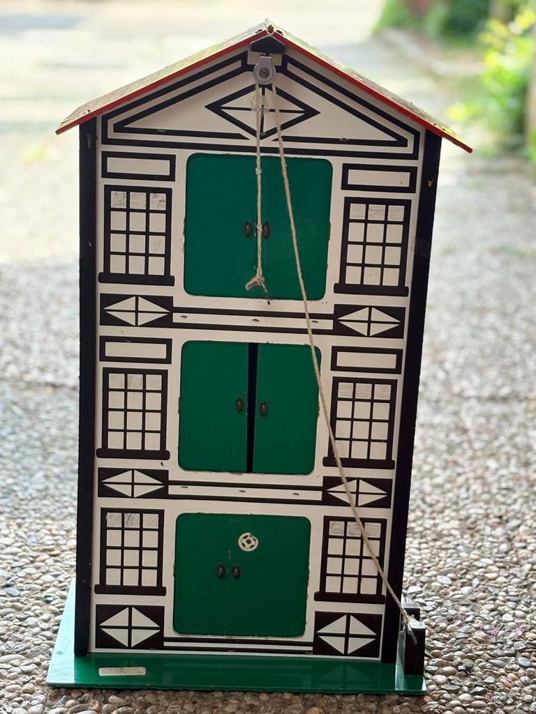 Vintage houten pakhuis speelgoed met hijsfunctie, Ophalen, Gebruikt, Jongen of Meisje
