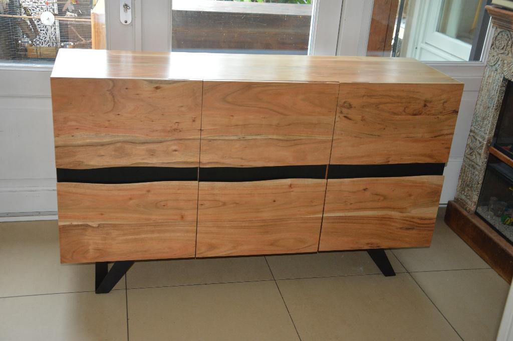 Nieuw dressoir merk Kave Home in doos Acaciahout natural co, 100 tot 150 cm, Nieuw, Natuurlijk, 25 tot 50 cm