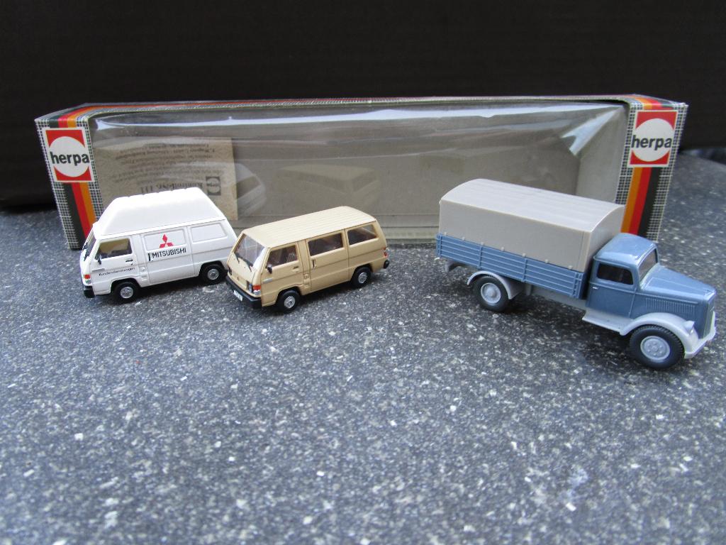Herpa Mitsubishi en Bestelwagen, Gebruikt, Ophalen of Verzenden, X, Herpa