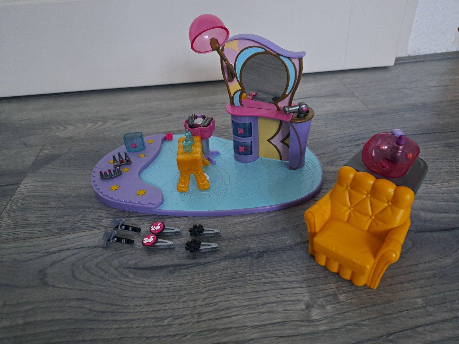 kapsalon voor kleine poppen. Heel uitgebreid assortiment, Ophalen of Verzenden