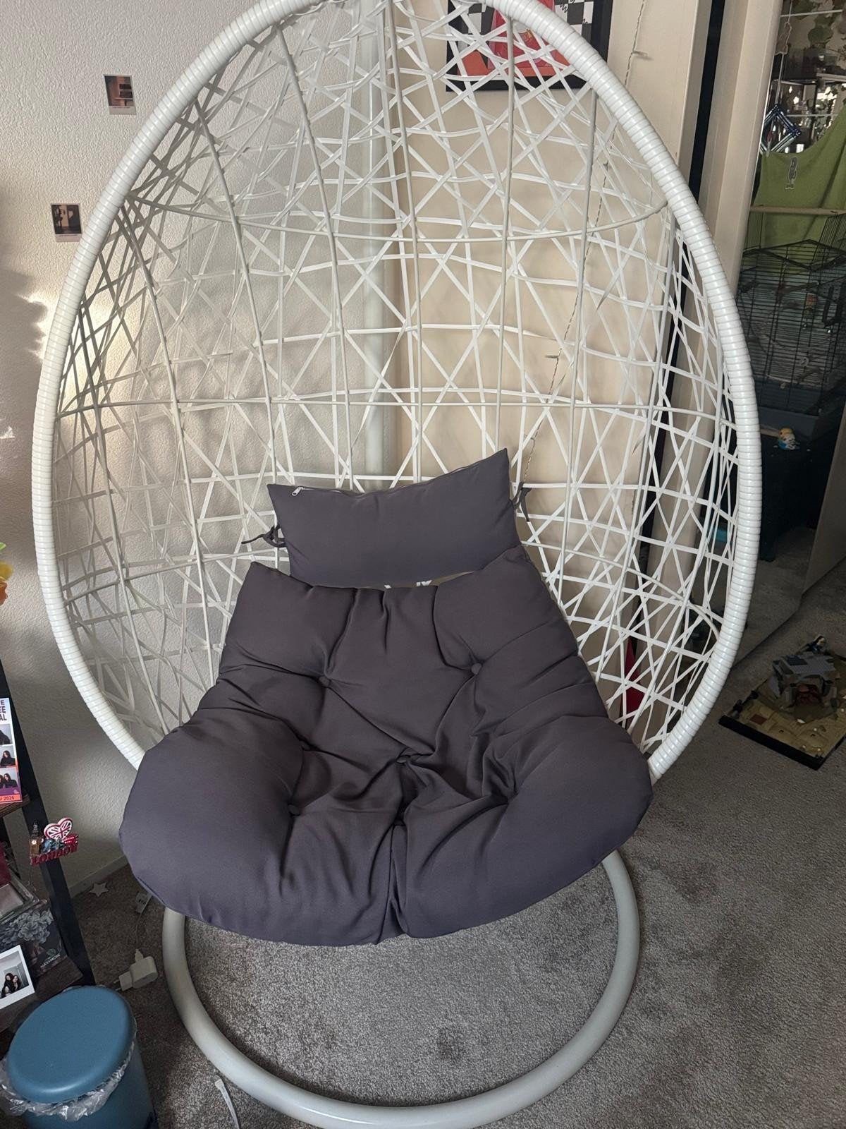 Witte hangstoel met kussen - perfect voor ontspanning, Ophalen, Modern, Comfortabel, Wit, Zo goed als nieuw