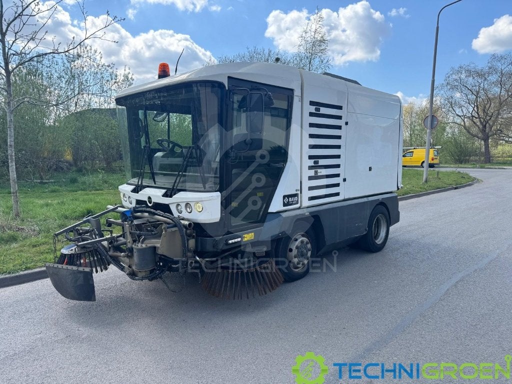 Ravo veegmachine 540 EURO 6 2017 met derde borstelarm STH, Ophalen
