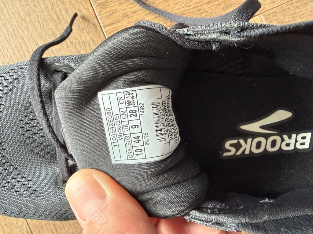 Brooks Adrenaline GTS 25 Hardloopschoenen - Maat 44, Zwart, Overige maten, Ophalen of Verzenden, Zo goed als nieuw