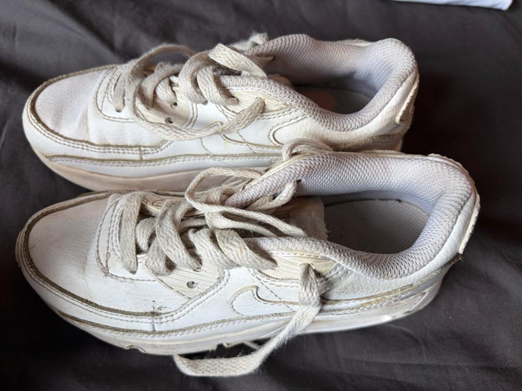 Witte Nike Air Max kinderschoenen, maat 31.5, Ophalen of Verzenden, Gebruikt, Jongen of Meisje