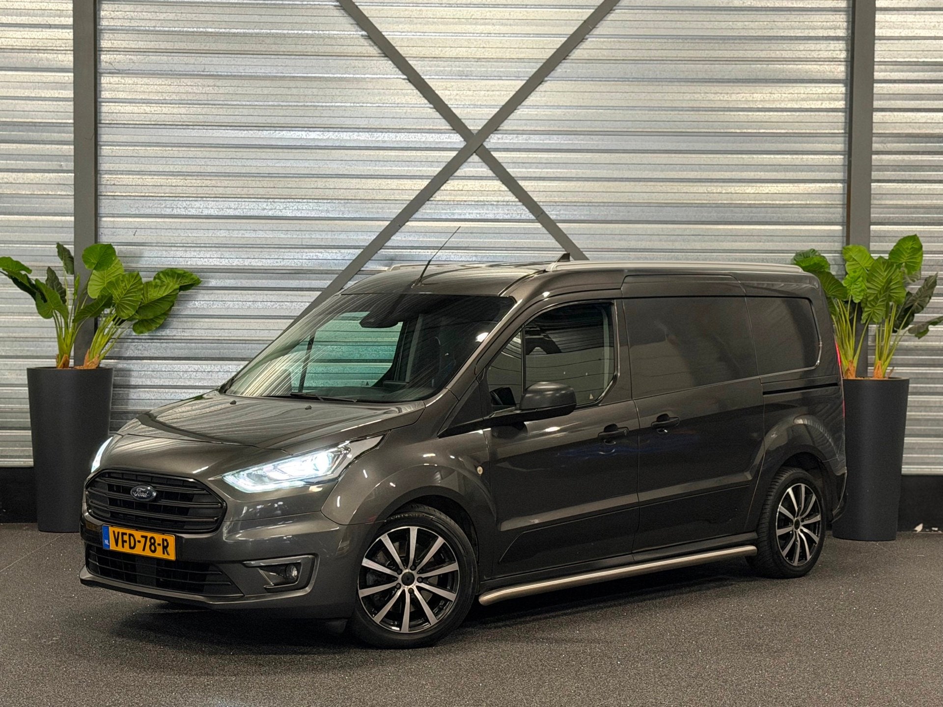 Ford Transit Connect 1.5 EcoBlue L2 Trend BTW/AUT/LED/LEDER/, Auto's, Gebruikt, 4 cilinders, Bedrijf, Diesel