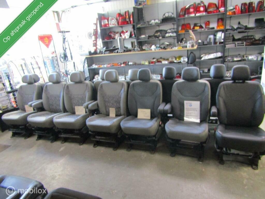 Stoel stoelen 100x Vivaro Trafic Primastar bj 2001 t/m nu, Auto-onderdelen, Interieur en Bekleding, Gebruikt, Opel, Ophalen of Verzenden