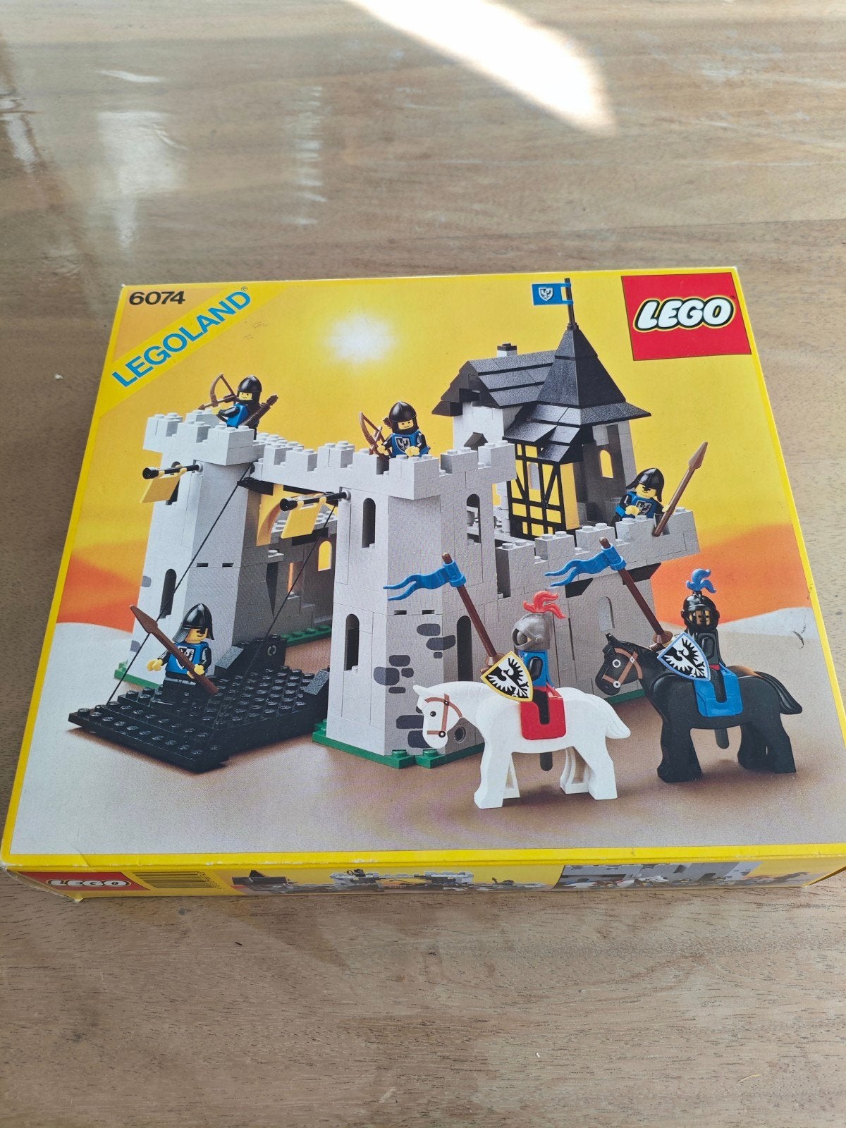 Lego 6074 ZGAN in Doos met boekje Black Falcons Fortress, Lego, Ophalen of Verzenden, Zo goed als nieuw, Compleet