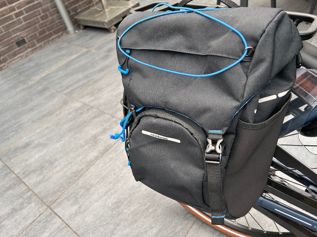 Newlooxs fietstas zwart, blauwe accenten, regenhoes, zgan, Ophalen, Zo goed als nieuw, Newlooxs