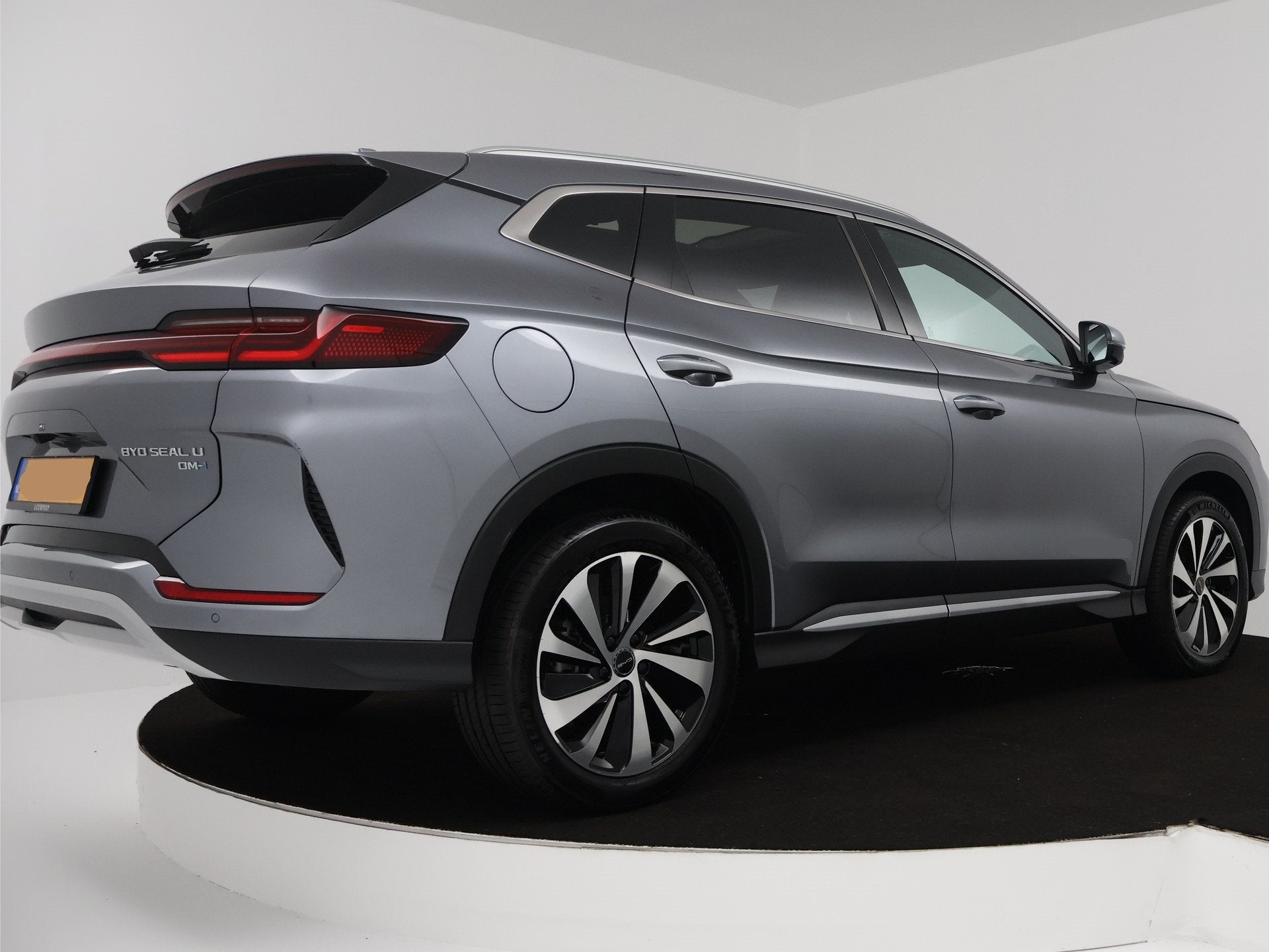 BYD SEAL U 1.5 DM-i FWD Boost | Inclusief € 3000,- ACTIE |, 12 maanden, Seal U, 1498 cc, Zwart