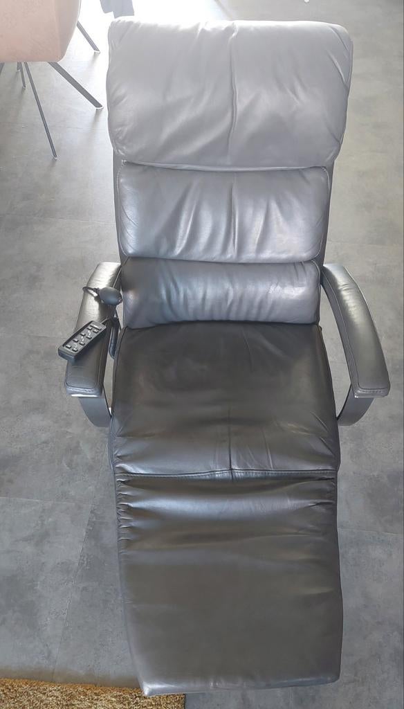 Himolla Leren Relaxfauteuil met Elektrische Neksteun en Accu, Ophalen, Minder dan 75 cm, Zo goed als nieuw, Modern