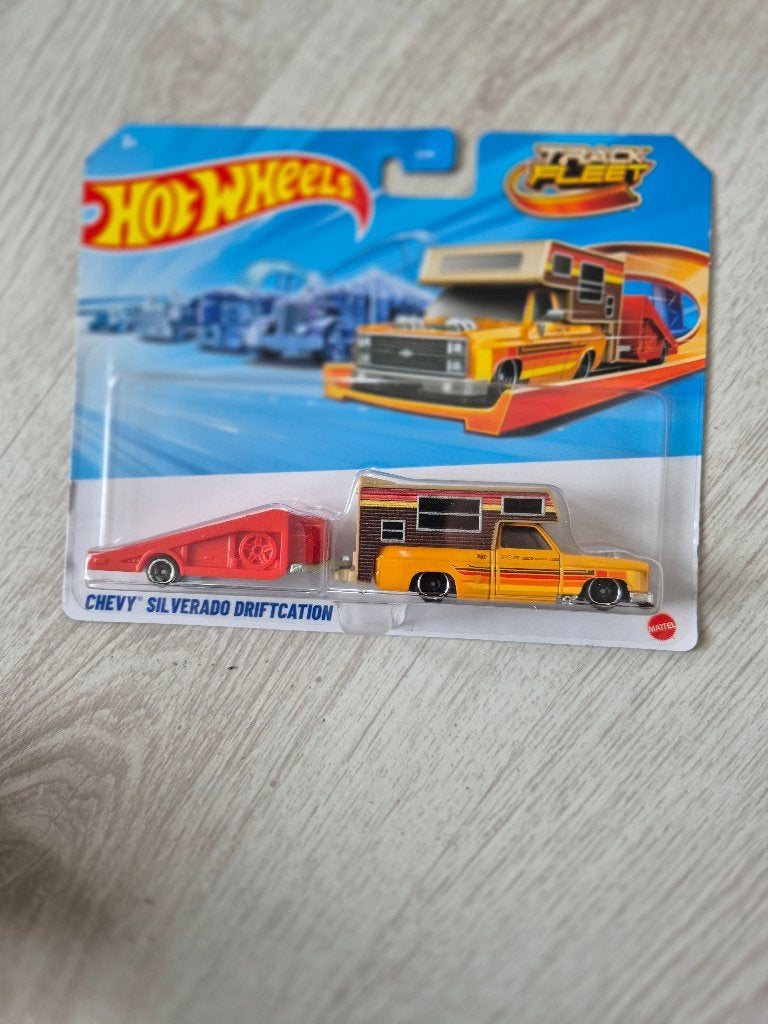 hot wheels track fleet chevy  silverado driftcation, Ophalen of Verzenden, Nieuw, Auto