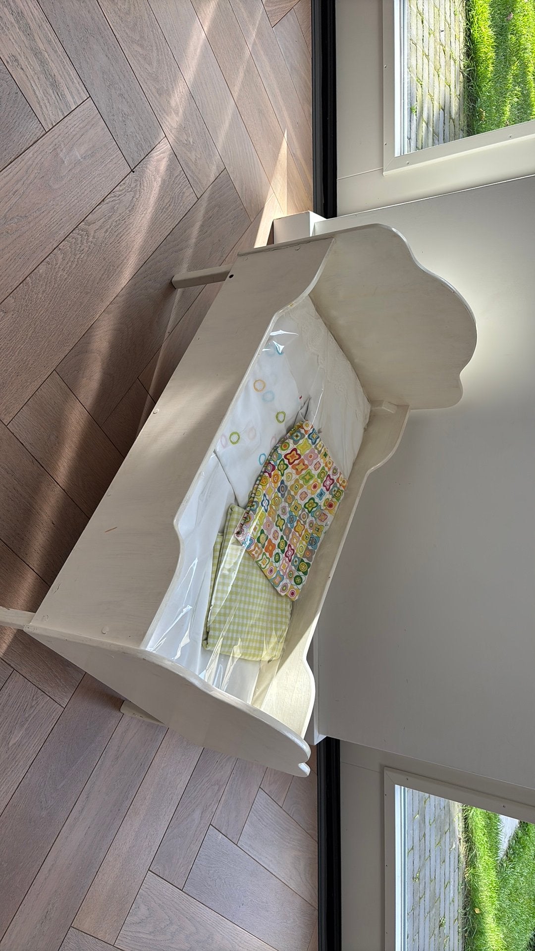 Poppenbedje incl matras,kussen en lakens., Ophalen, Gebruikt, Meubelstuk of Keukentje