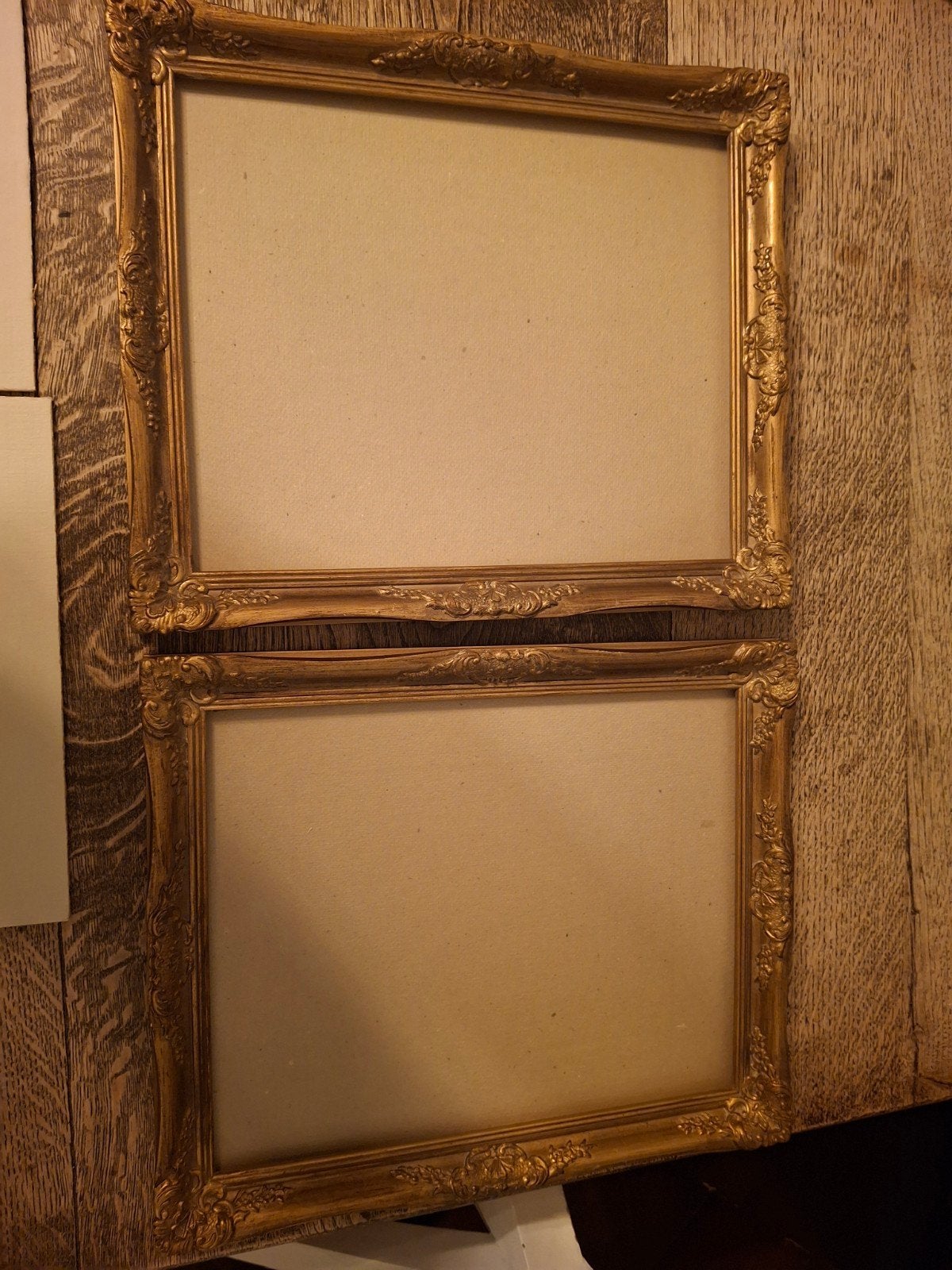 Twee ingelijste portretfoto's met antiekgouden lijsten, Antiek en Kunst, Ophalen of Verzenden, Foto, Fotografie, Achter glas