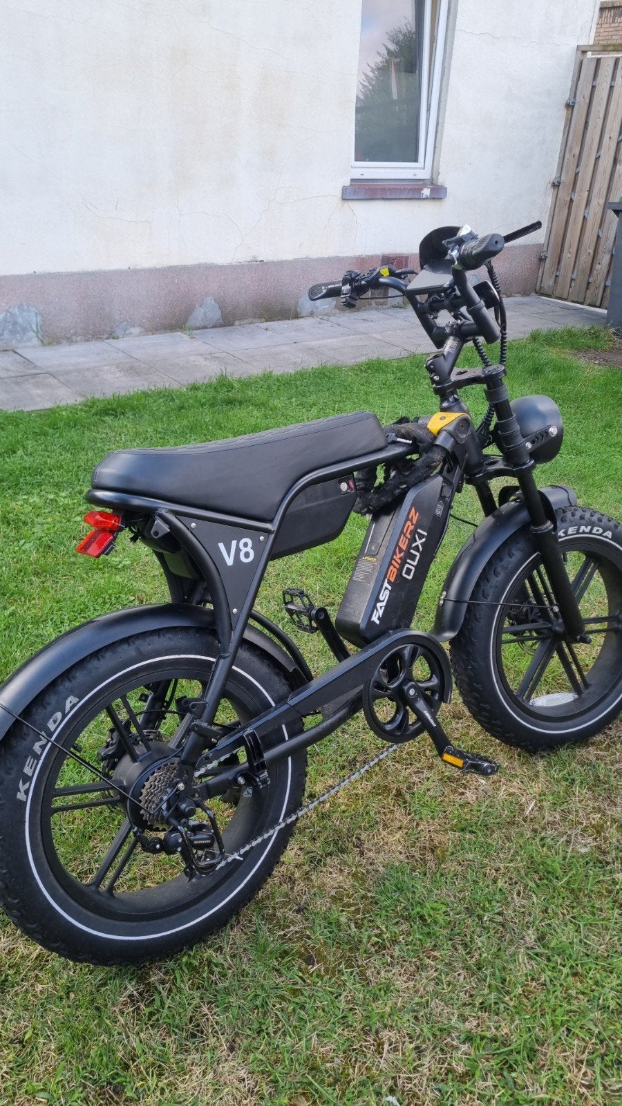 v8 dubbele accu, Ophalen, Zo goed als nieuw, Overige merken
