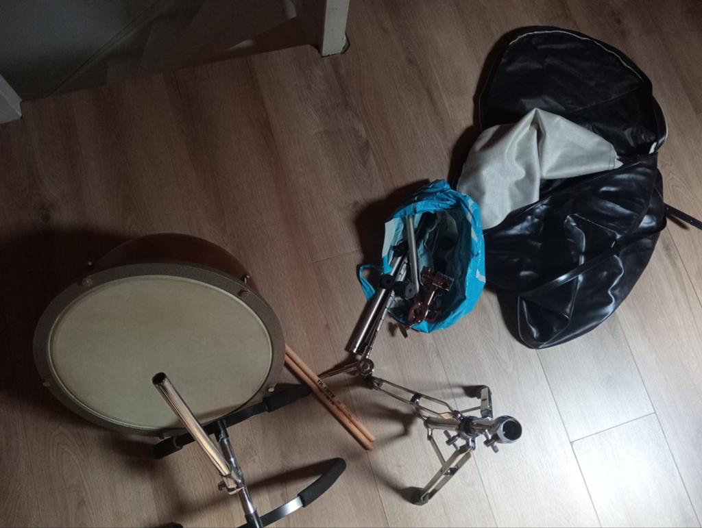 Bongo drum met standaard en drumstokken, Muziek en Instrumenten, Ophalen of Verzenden, Gebruikt, Overige merken