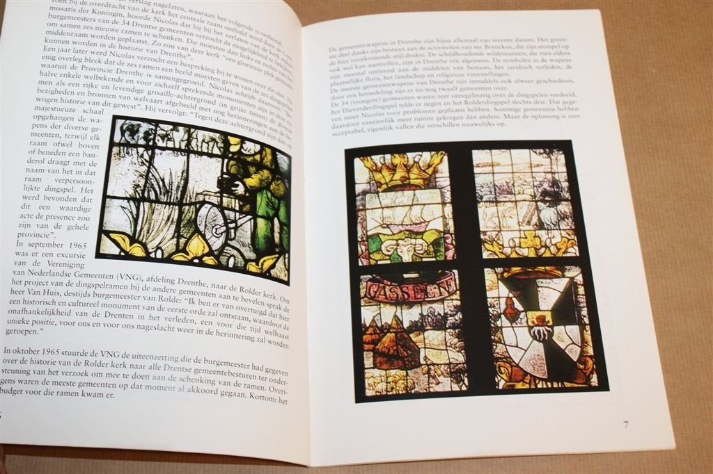 De Gebrandschilderde Ramen in de Jacobuskerk Rolde, Boeken, Geschiedenis | Stad en Regio, Ophalen of Verzenden, Gelezen