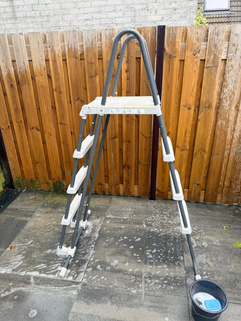 Intex zwembadtrap, Ophalen, Gebruikt, Ladder