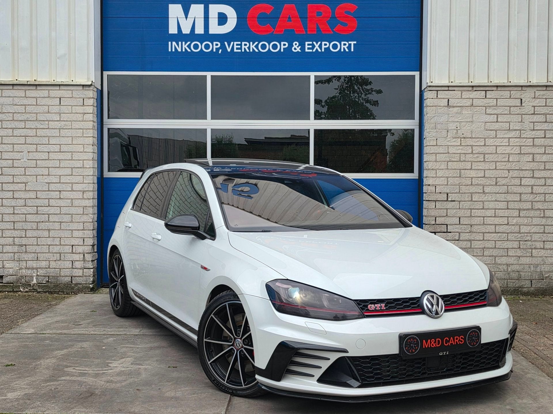 Volkswagen Golf 2.0 TSI GTI Clubsport PANO/NAVI/KUIP STOELEN, Auto's, Volkswagen, Gebruikt, 4 cilinders, Wit, 14 km/l