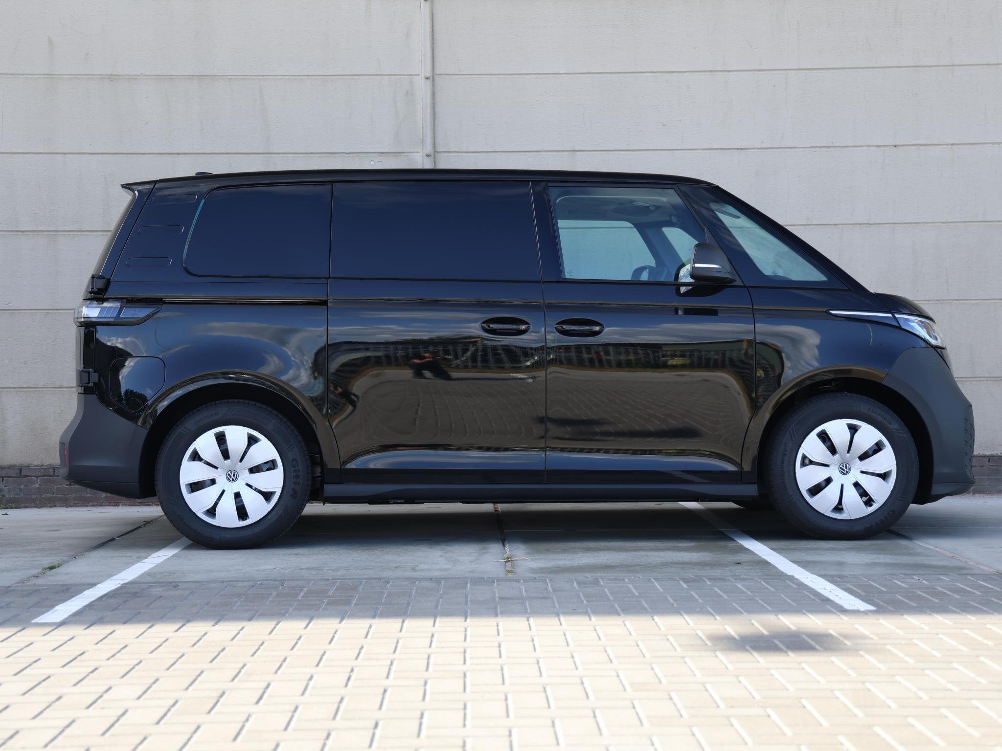 Volkswagen ID. Buzz Cargo Economy Limited Edition Elektromot, Auto's, Automaat, Zwart, Volkswagen, Multifunctioneel stuurwiel