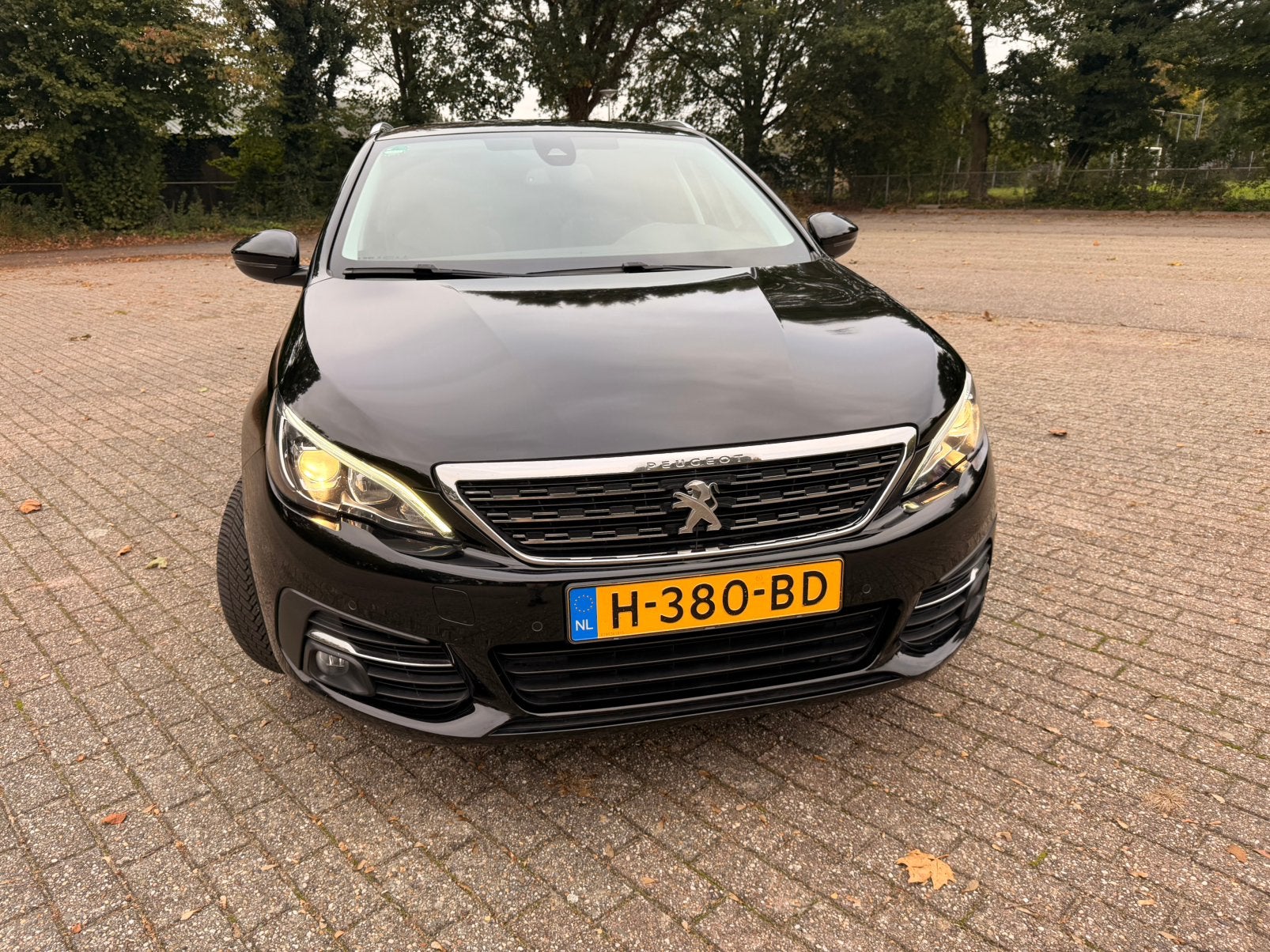 Peugeot 308 SW 1.2 Puretech 130pk 2020 Zwart, Auto's, Voorwielaandrijving, Stof, Zwart, 1199 cc