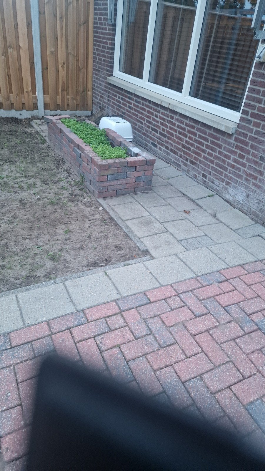 Klinkers en grijze 30x30 tegels gratis af te halen, Gebruikt, Klinkers, Ophalen of Verzenden, 10 m² of meer