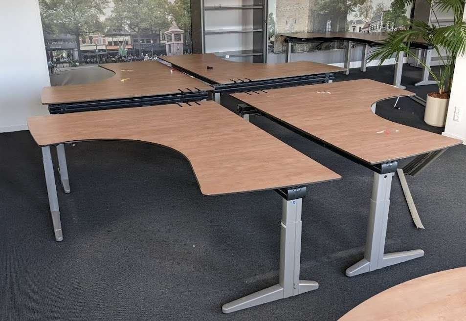 85x Ahrend Essa hoekbureau werkplek hoogte instelbaar, In hoogte verstelbaar, 140 cm, 180 cm, Ophalen of Verzenden