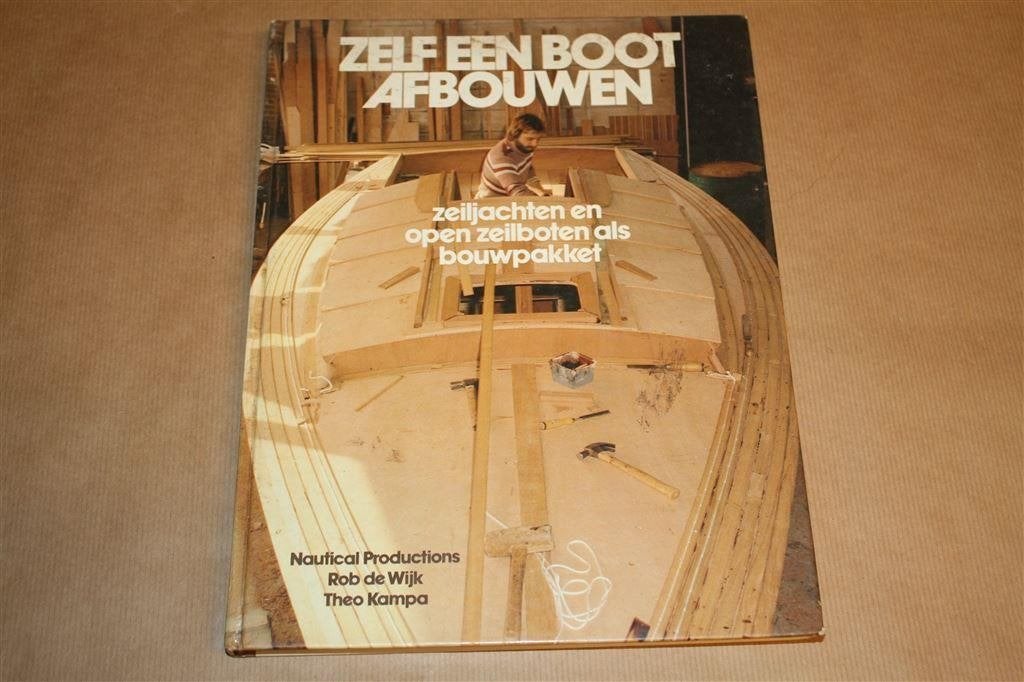 Zelf een boot afbouwen - Zeiljachten en open zeilboten als b, Ophalen of Verzenden, Zo goed als nieuw, Tekenen en Schilderen