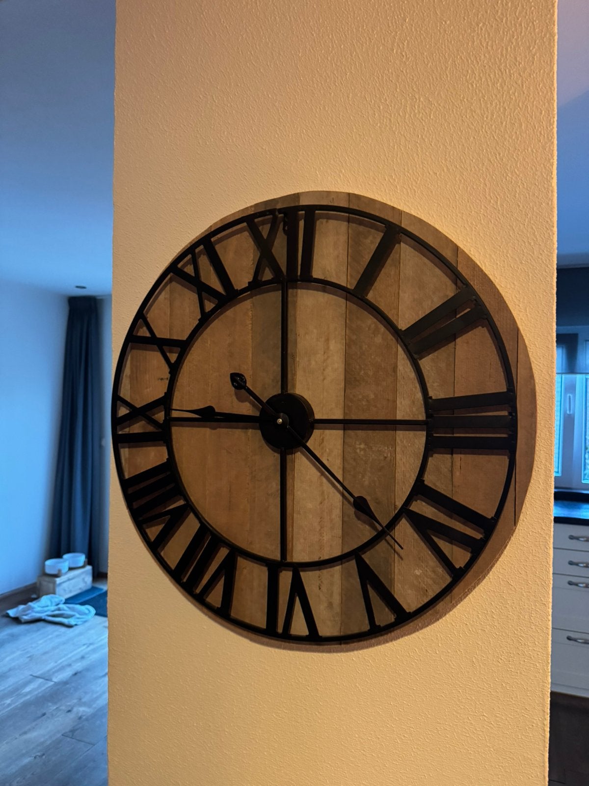 Stijger houten klok, Ophalen, Wandklok