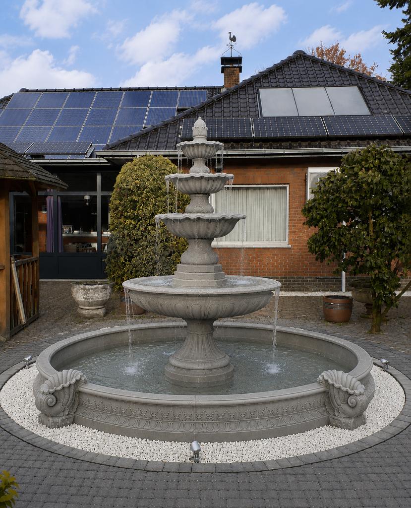 Renaissance fontein met rand, Tuin en Terras, Waterpartijen en Fonteinen, Ophalen, Nieuw, Beton, Fontein