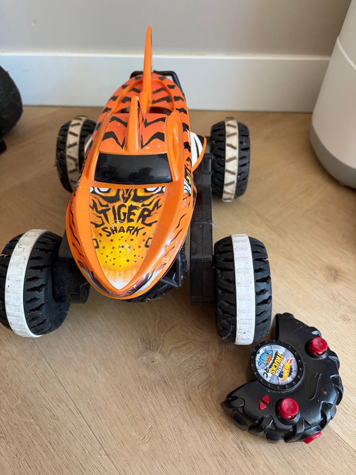 Hot Wheels Tiger Shark RC auto met afstandsbediening, Ophalen, Gebruikt, Afstandsbediening