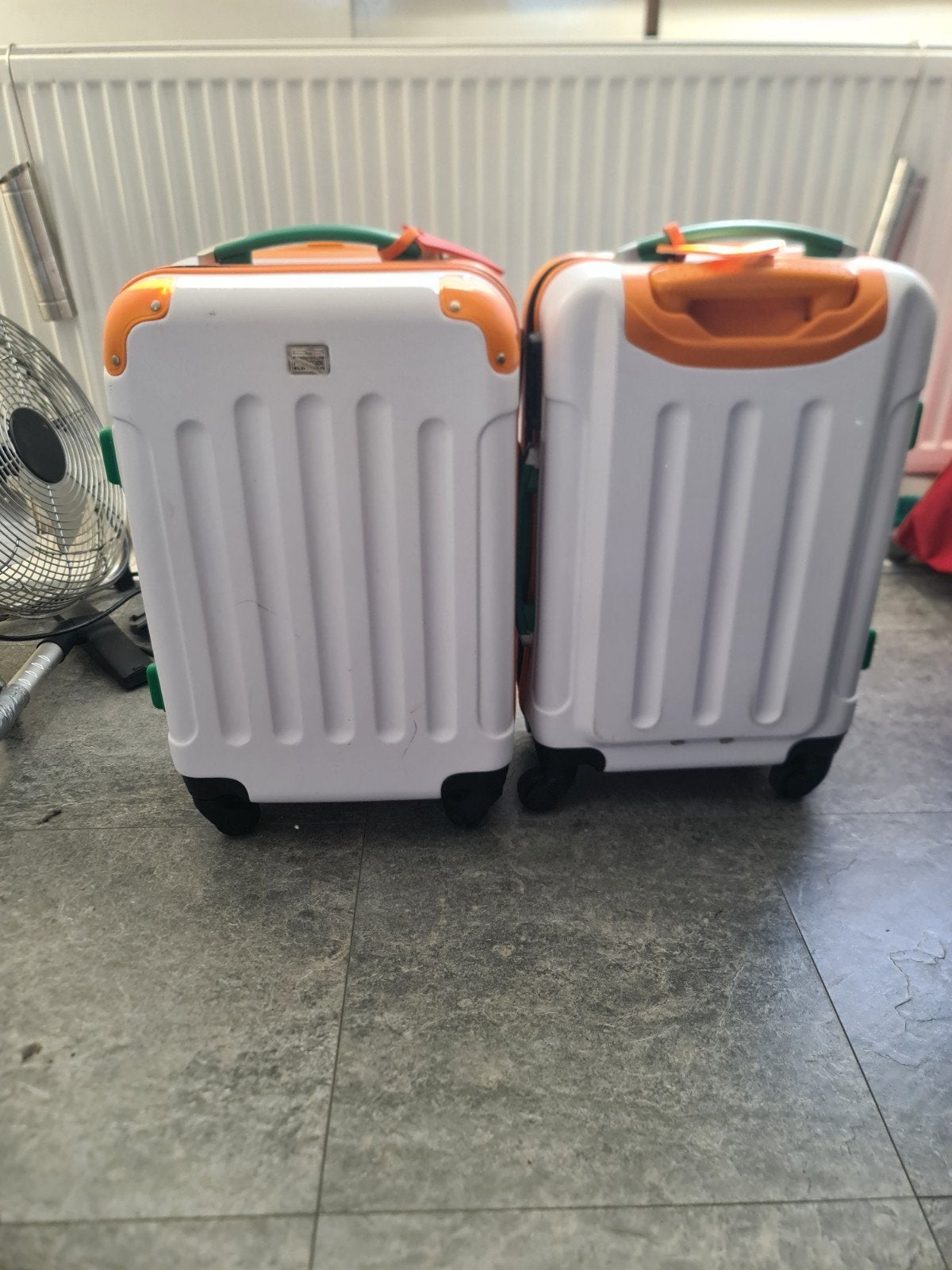 Set van 2 Handbagage Koffers - Wit/Oranje, Sieraden, Tassen en Uiterlijk, Uitschuifbare handgreep, Gebruikt, 50 tot 60 cm, Hard kunststof