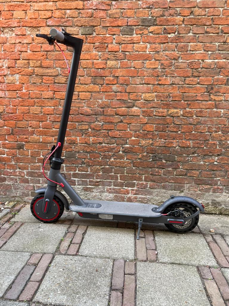 Elektrische step in zeer nette staat., Fietsen en Brommers, Steps, Ophalen, Zo goed als nieuw, Elektrische step (E-scooter)