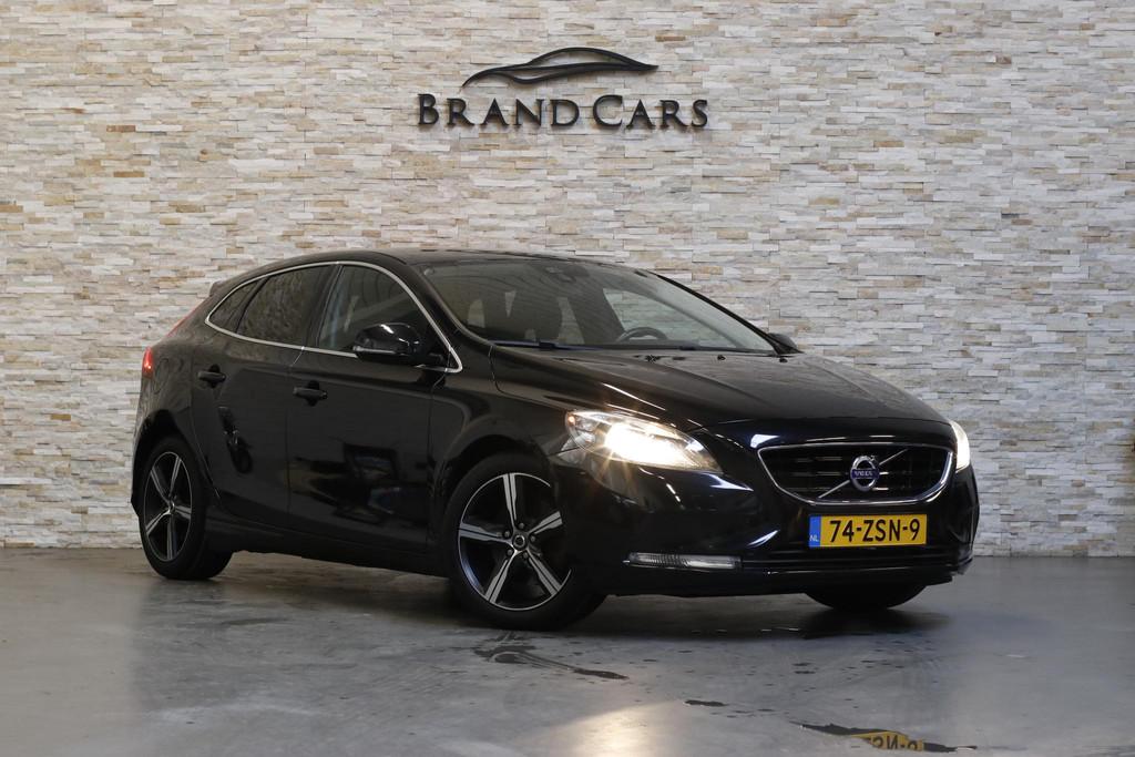 Volvo V40 1.6 T3 Momentum | Camera | Navi | Keyless | 17" LM, Auto's, Voorwielaandrijving, Gebruikt, 4 cilinders, 150 pk