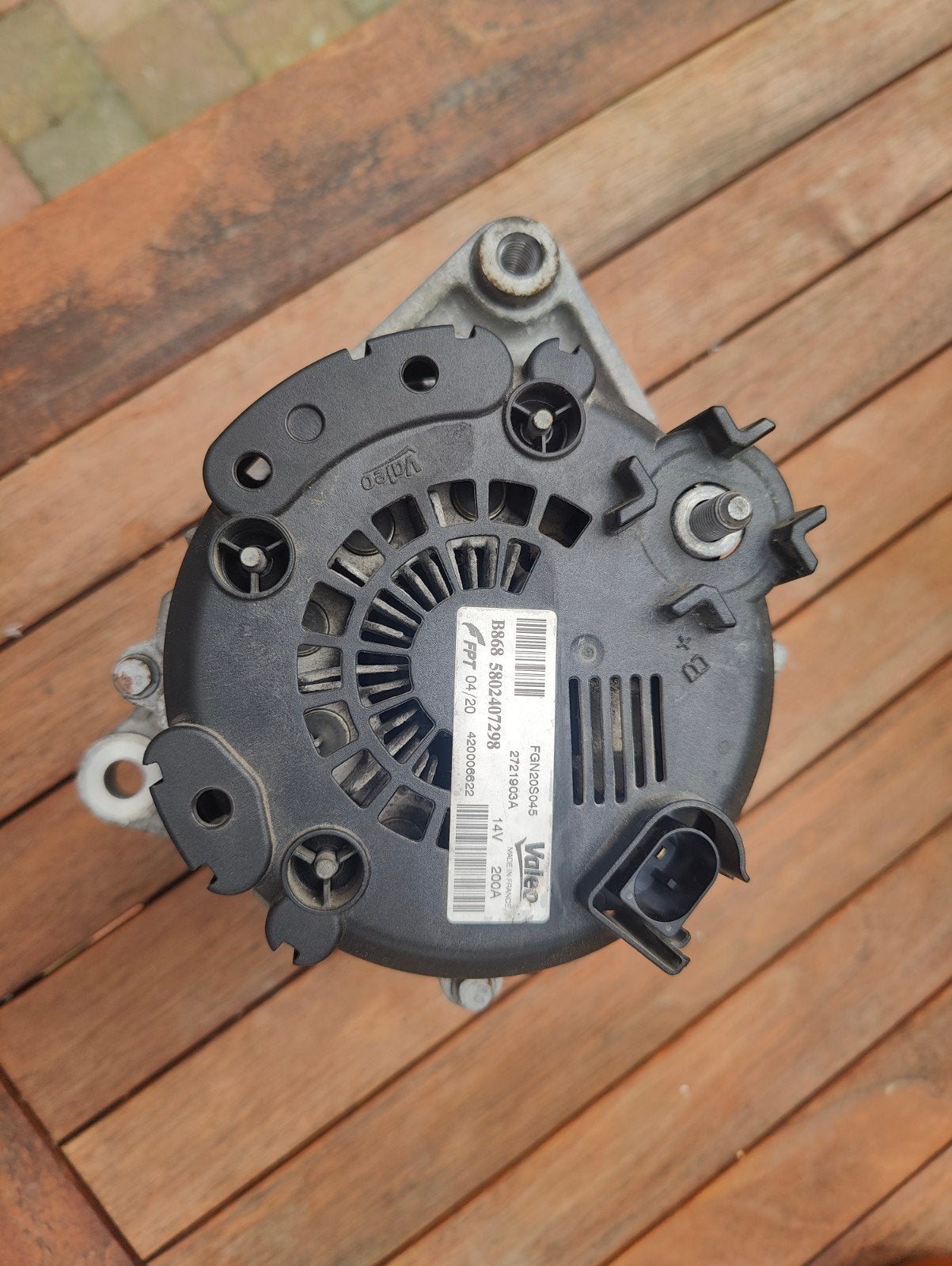 Valeo Dynamo 14V 200A - Zo goed als nieuw, Auto-onderdelen, Ophalen, Gebruikt, Universele onderdelen